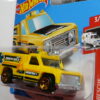 FURGONETA AMBULANCIA NUEVA A ESCALA APROXIMADA 1/64. VISTA FRONTAL.