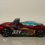 COCHE DE SEGUNDA MANO A ESCALA APROXIMADA 1/64.