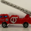CAMION DE BOMBEROS NUEVO A ESCALA APROXIMADA 1/64.