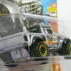 TODOTERRENO 4X4 NUEVO A ESCALA APROXIMADA 1/64. VISTA TRASERA.