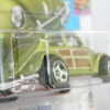 COCHE NUEVO A ESCALA APROXIMADA 1/64. VISTA TRASERA.