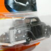COCHE CLASICO  NUEVO A ESCALA APROXIMADA 1/64. VISTA FRONTAL.