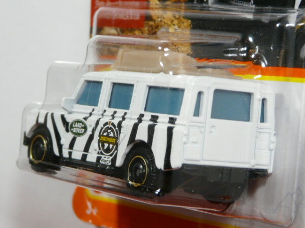 TODOTERRENO 4x4  NUEVO A ESCALA APROXIMADA 1/64. VISTA TRASERA.