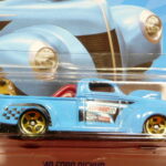FURGONETA PICKUP CLASICA NUEVA A ESCALA APROXIMADA 1/64.