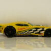 COCHE DE SEGUNDA MANO A ESCALA APROXIMADA 1/64.