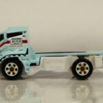 CAMION DE OBRAS DE SEGUNDA MANO  ESTADO BUEN ESTADO GENERAL PERO LE FALTA EL CONTAINER TRASERO. ESCALA APROXIMADA 1/64.