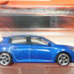 COCHE UTILITARIO NUEVO A ESCALA APROXIMADA 1/64.