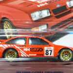 COCHE DE RALLY CLASICO NUEVO A ESCALA APROXIMADA 1/64.