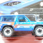TODOTERRENO 4X4 NUEVO A ESCALA APROXIMADA 1/64.