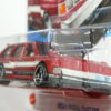 COCHE FAMILIAR NUEVO A ESCALA APROXIMADA 1/64. VISTA FRONTAL.