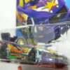 COCHE DE CARRERAS NUEVO A ESCALA APROXIMADA 1/64. VISTA FRONTAL.