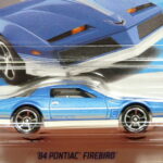COCHE CLASICO DEPORTIVO NUEVO A ESCALA APROXIMADA 1/64.