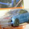 SUV NUEVO A ESCALA APROXIMADA 1/64. VISTA FRONTAL.