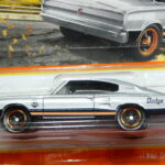COCHE CLASICO EDICION ESPECIAL 70 ANIVERSARIO MATCHBOX NUEVO A ESCALA APROXIMADA 1/64.