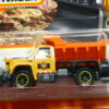 CAMION DE OBRAS Y TRABAJO NUEVO A ESCALA APROXIMADA 1/64.