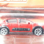 COCHE UTILITARIO NUEVO A ESCALA APROXIMADA 1/64.