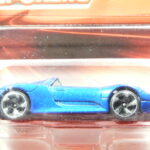 COCHE DEPORTIVO ROADSTER NUEVO A ESCALA APROXIMADA 1/64.