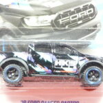 TODOTERRENO 4X4 PICK UP NUEVO A ESCALA APROXIMADA 1/64.
