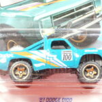 TODOTERRENO 4X4 PICK UP NUEVO A ESCALA APROXIMADA 1/64.