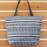 BOLSO PLAYERO TAMAÑO GRANDE DE TELA CON CREMALLERA.