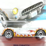 COCHE CLASICO DEPORTIVO ROADSTER NUEVO A ESCALA APROXIMADA 1/64.