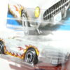 COCHE CLASICO DEPORTIVO ROADSTER NUEVO A ESCALA APROXIMADA 1/64. VISTA FRONTAL.