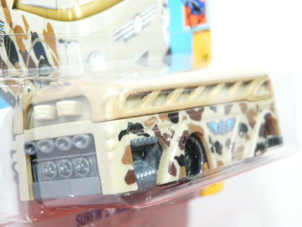 BUS NUEVO A ESCALA APROXIMADA 1/64. VISTA TRASERA.