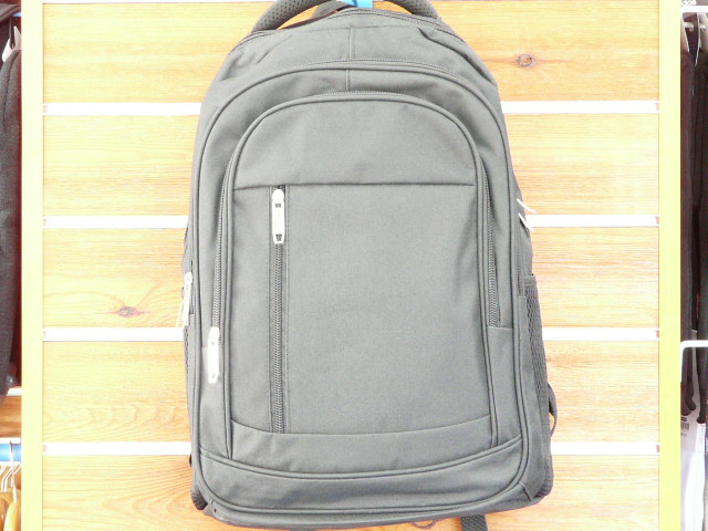 BACKPACK TAMAÑO ADULTO APTA PARA USO ESCOLAR. O VIAJE CON 7 BOLSILLOS, INCLUYENDO UNO INTERIOR ACOLCHADO PARA ORDENADOR PORTATIL.