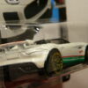 COCHE DEPORTIVO ROADSTER NUEVO A ESCALA APROXIMADA 1/64. VISTA TRASERA.