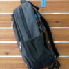 BACKPACK TAMAÑO ADULTO APTA PARA USO ESCOLAR, VIAJE O EQUIPAJE DE MANO. VISTA LATERAL.