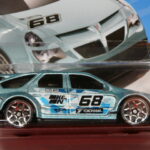COCHE DEPORTIVO CUSTOMIZADO NUEVO A ESCALA APROXIMADA 1/64.