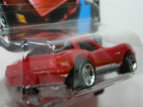 COCHE CLASICO DEPORTIVO NUEVO A ESCALA APROXIMADA 1/64. VISTA TRASERA.