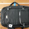 BACKPACK TAMAÑO ADULTO APTA PARA USO ESCOLAR, EQUIPAJE DE MANO BAJO ASIENTO. VISTA HORIZONTAL.