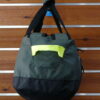 BOLSA DE DEPORTE TALLA UNICA MULTIUSO CONVERTIBLE EN BACKPACK .VISTA LATERAL MODO BOLSA.