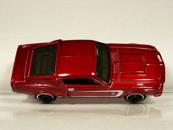 COCHE CLASICO DEPORTIVO NUEVO SIN CAJA A ESCALA APROXIMADA 1/64. VISTA AEREA.
