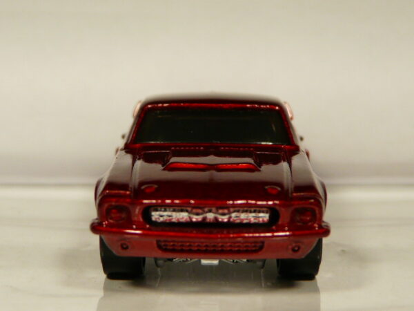 COCHE CLASICO DEPORTIVO NUEVO SIN CAJA A ESCALA APROXIMADA 1/64. VISTA FRONTAL.