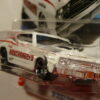 COCHE CLASICO DEPORTIVO NUEVO A ESCALA APROXIMADA 1/64. VISTA FRONTAL.