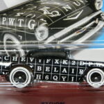 COCHE CLASICO NUEVO A ESCALA APROXIMADA 1/64.