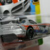COCHE DEPORTIVO NUEVO A ESCALA APROXIMADA 1/64. VISTA TRASERA.