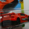 COCHE DEPORTIVO NUEVO A ESCALA APROXIMADA 1/64. VISTA FRONTAL.