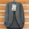 BACKPACK MULTIUSOS APTA PARA COMO EQUIPAJE DE MANO BAJO ASIENTO, ANTIRROBO, USB Y PORTATIL. VISTA TRASERA.