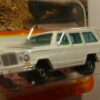 TODOTERRENO 4X4 CLASICO NUEVO A ESCALA APROXIMADA 1/64. VISTA FRONTAL.