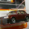 COCHE CLASICO BERLINA NUEVO A ESCALA APROXIMADA 1/64. VISTA FRONTAL.