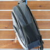 BACKPACK TAMAÑO ADULTO APTA PARA USO ESCOLAR Y VIAJES EN AVION. VISTA LATERAL.