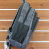 BACKPACK TAMAÑO ADULTO APTA PARA USO ESCOLAR Y VIAJES EN AVION.. VISTA LATERAL.