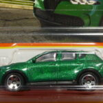 SUV NUEVO A ESCALA APROXIMADA 1/64.