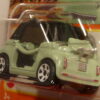 COCHE ELECTRICO NUEVO A ESCALA APROXIMADA 1/64. VISTA TRASERA.