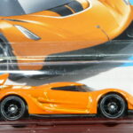 COCHE DEPORTIVO COUPE NUEVO A ESCALA APROXIMADA 1/64.
