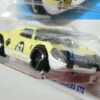 COCHE DEPORTIVO CLASICO NUEVO A ESCALA APROXIMADA 1/64. VISTA FRONTAL.