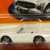 COCHE CABRIO CLASICO DE LOS AÑOS 60 NUEVO A ESCALA APROXIMADA 1/64.